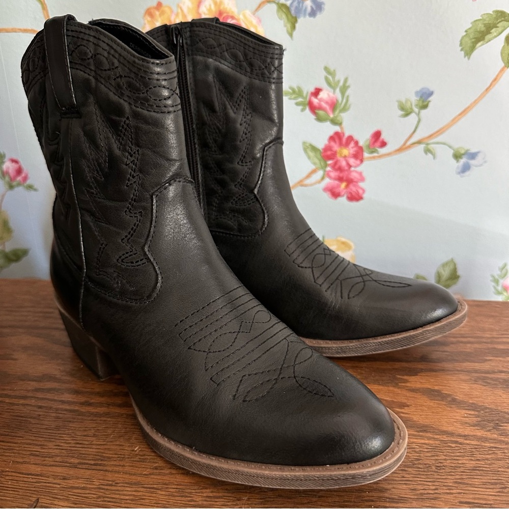 Christopher & Banks Faux Leather Boots 7.5